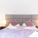 Antique Chic 2Br Apt Getaway In A Historic Setting
